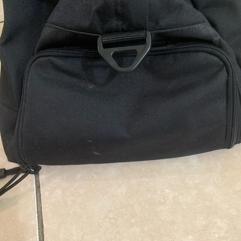 NETVERSANT Duffle Bag - Picture 3 of 6
